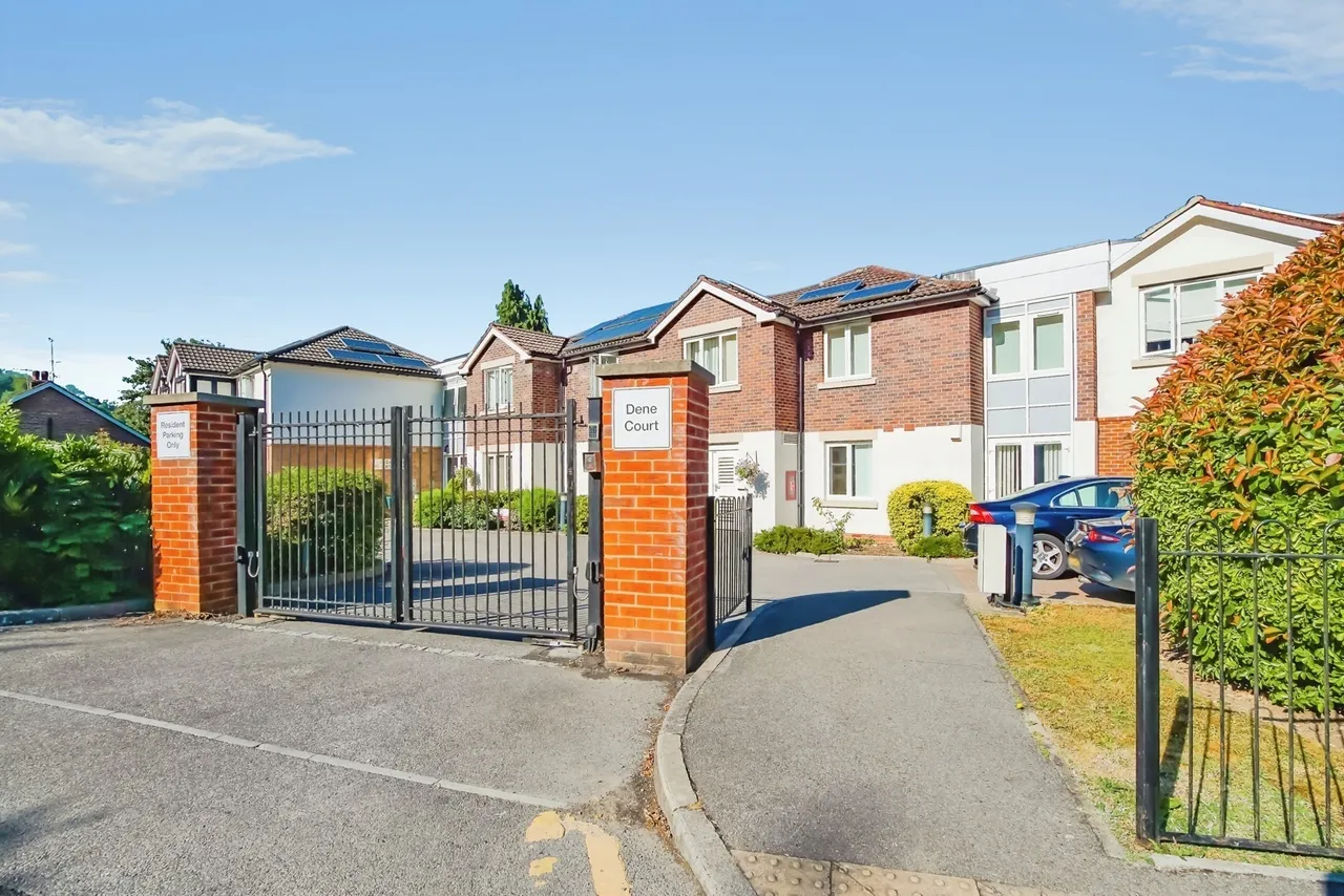 Stafford Road, Caterham, Surrey, CR3, photo 2