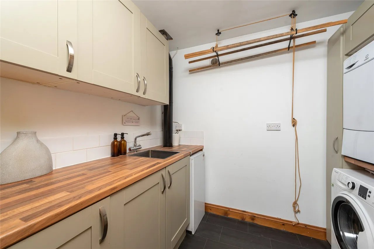 Main Street, Akeley, MK18, photo 18