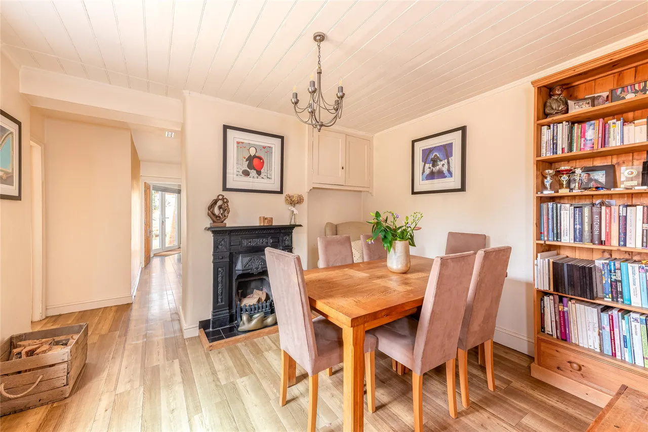 Main Street, Akeley, MK18, photo 8