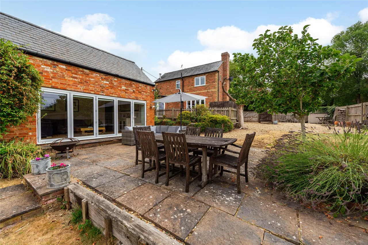 Main Street, Akeley, MK18, photo 3