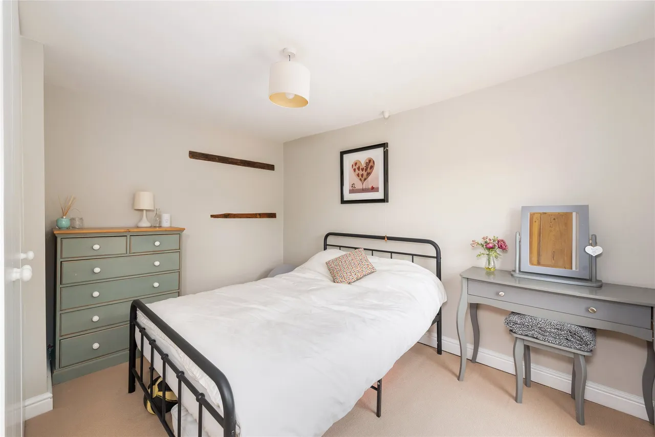 Main Street, Akeley, MK18, photo 11