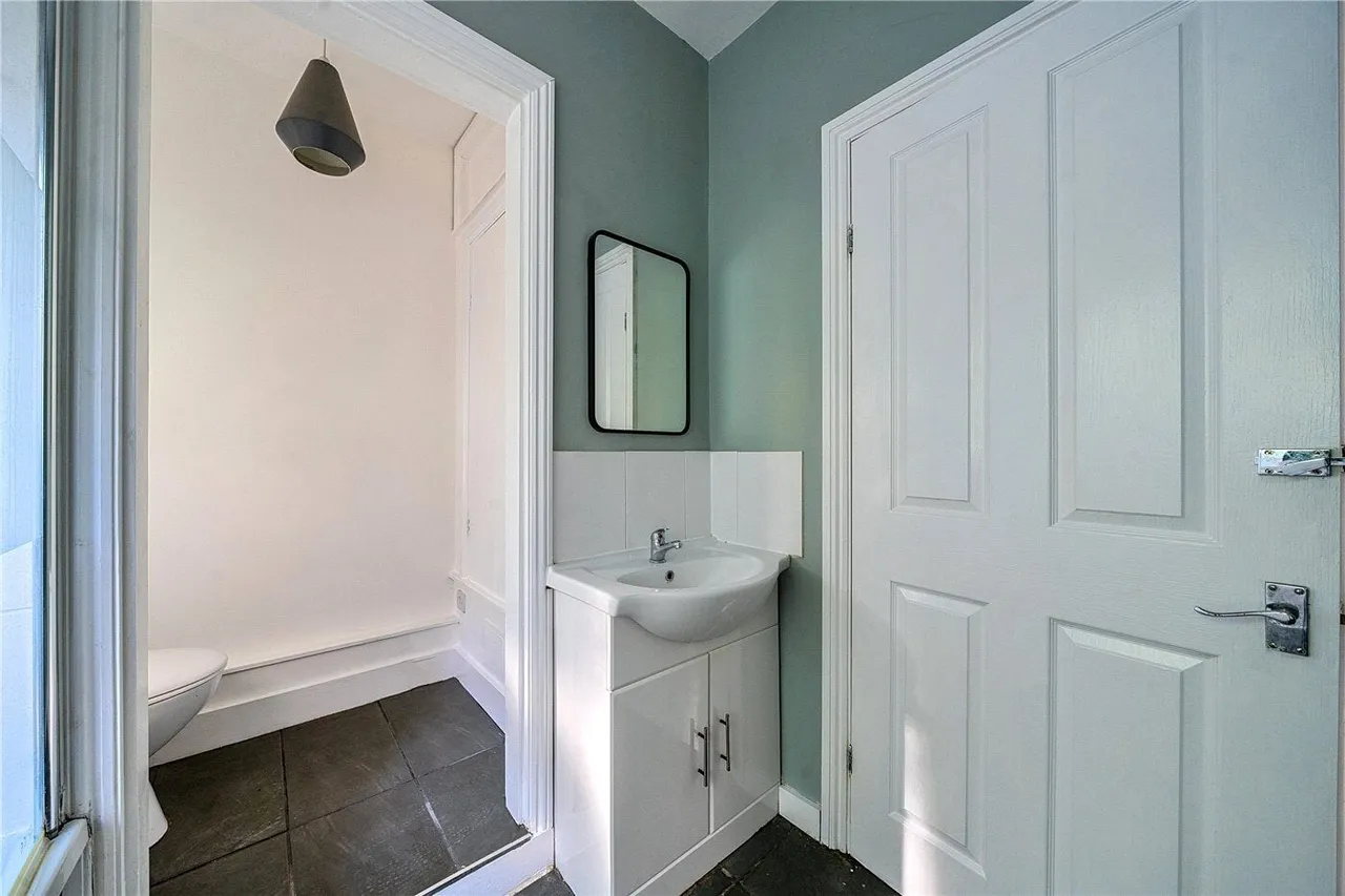 Salisbury Road, Marlborough, SN8, photo 11