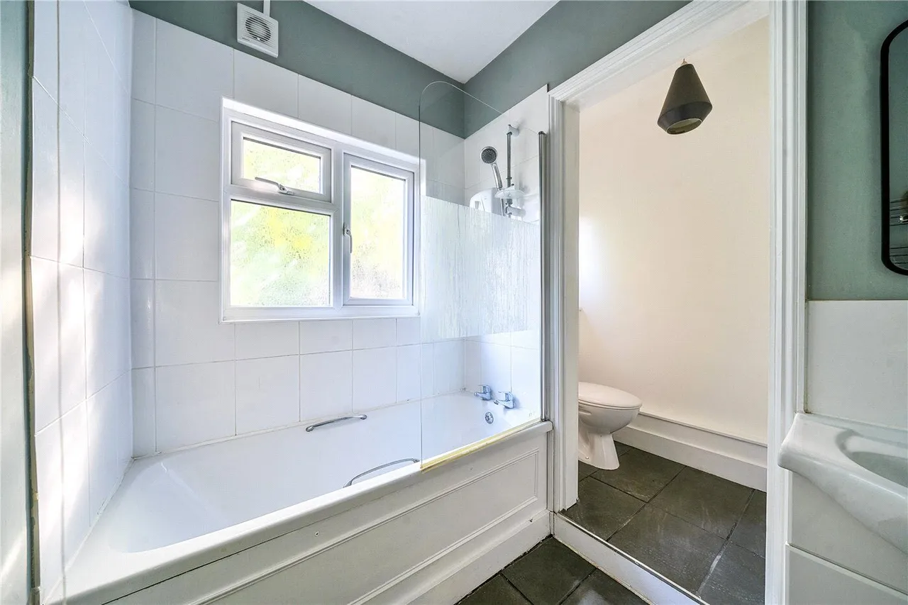 Salisbury Road, Marlborough, SN8, photo 10