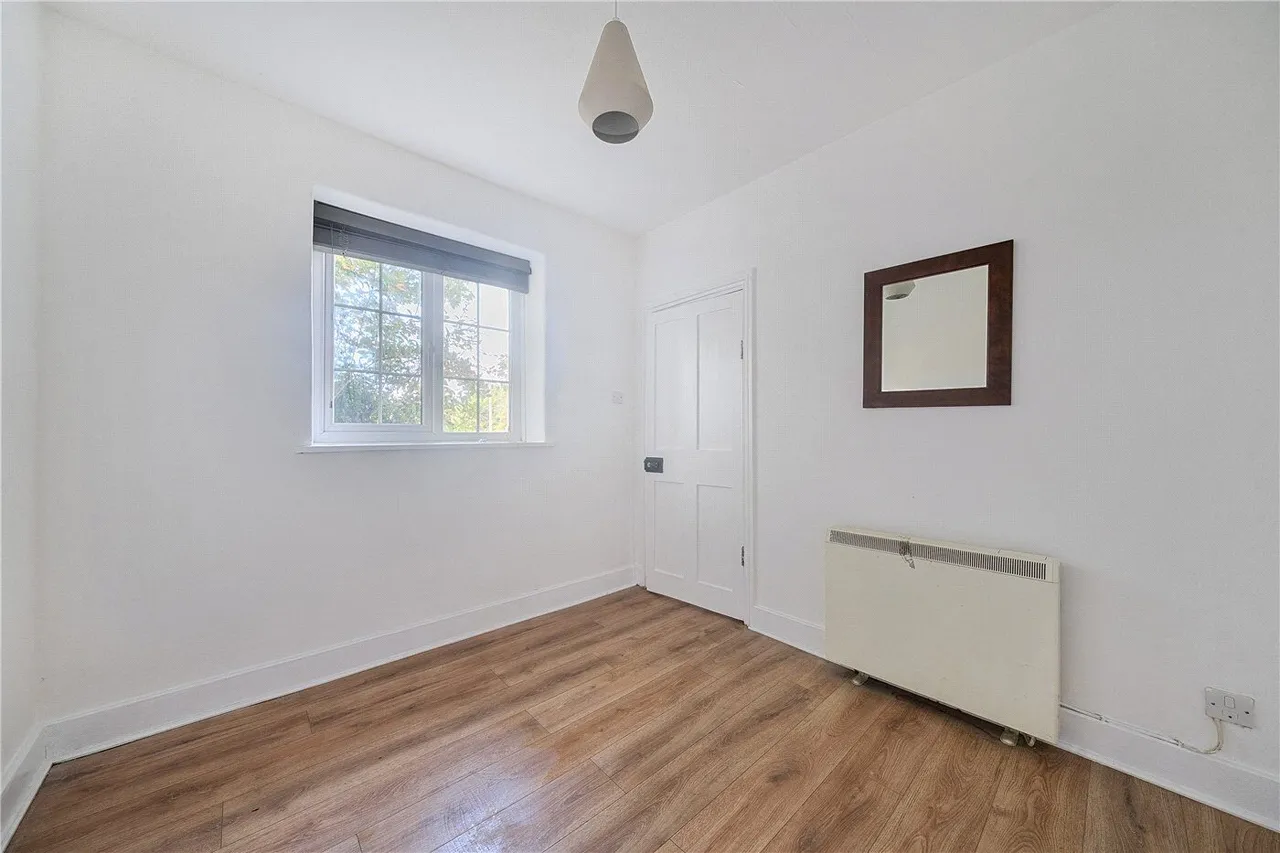 Salisbury Road, Marlborough, SN8, photo 12
