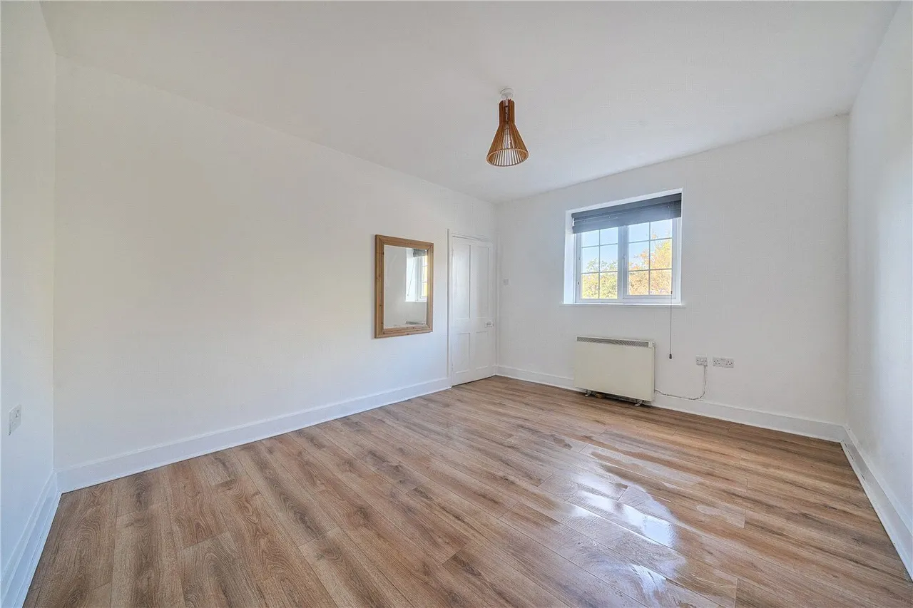 Salisbury Road, Marlborough, SN8, photo 9