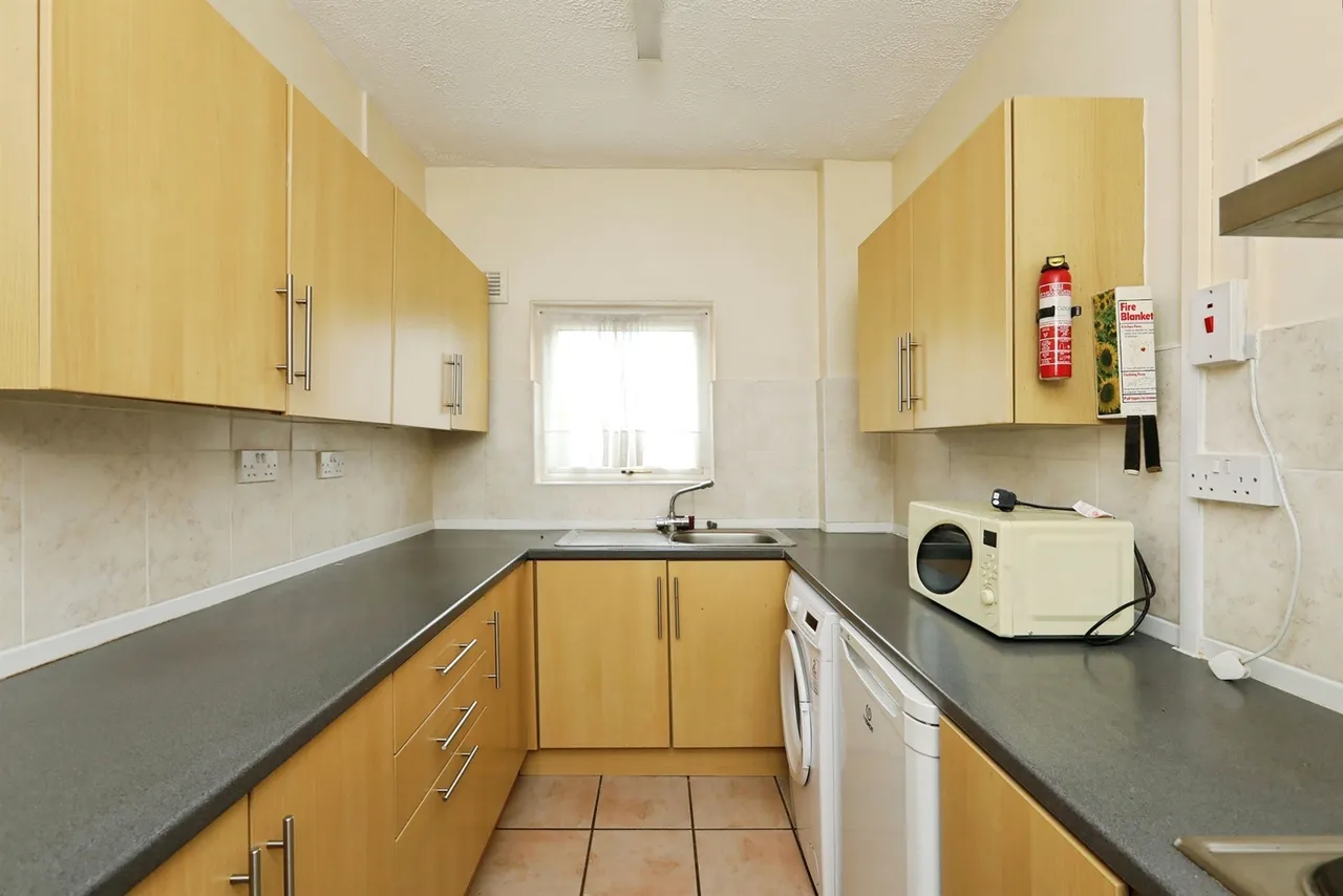 Thorne Road, Doncaster, DN1, photo 3