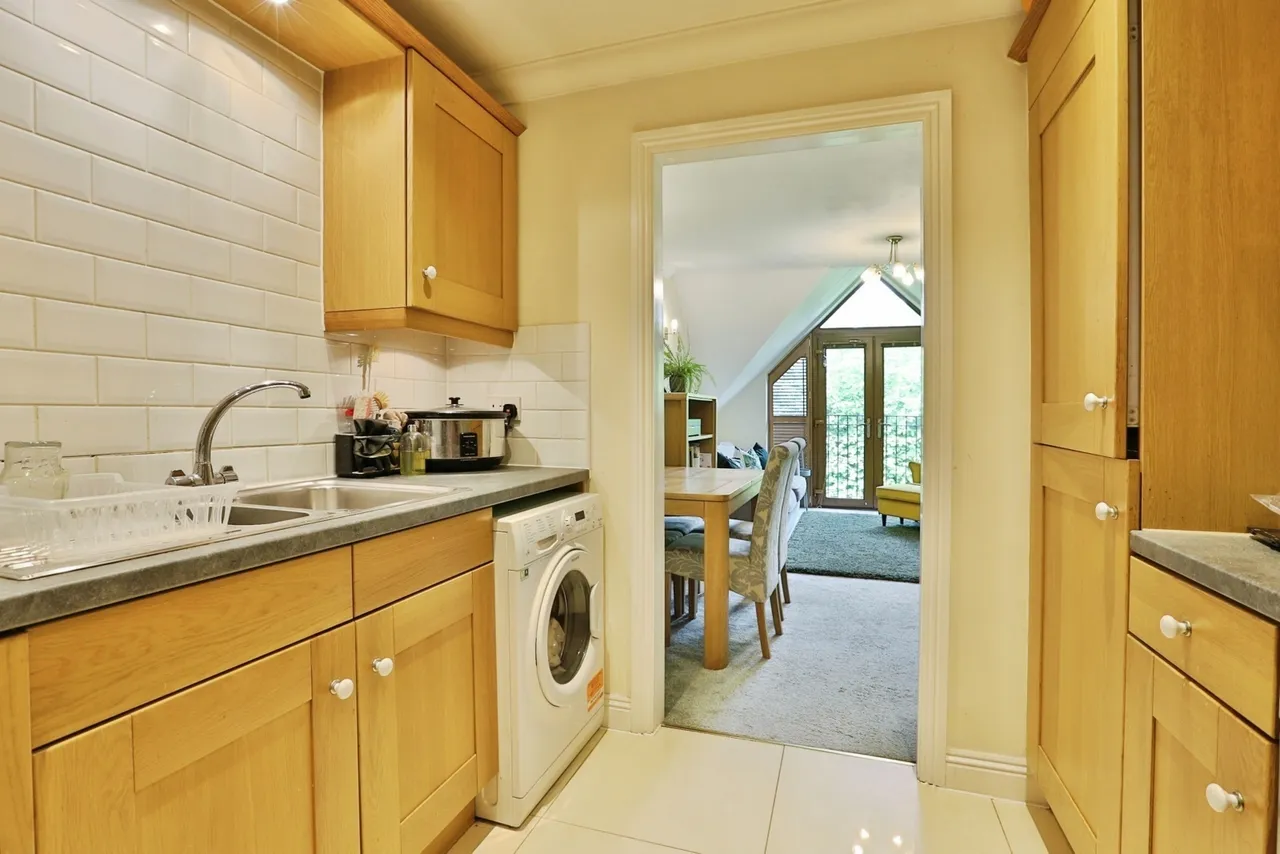 West Moors Road, Ferndown, BH22, photo 7
