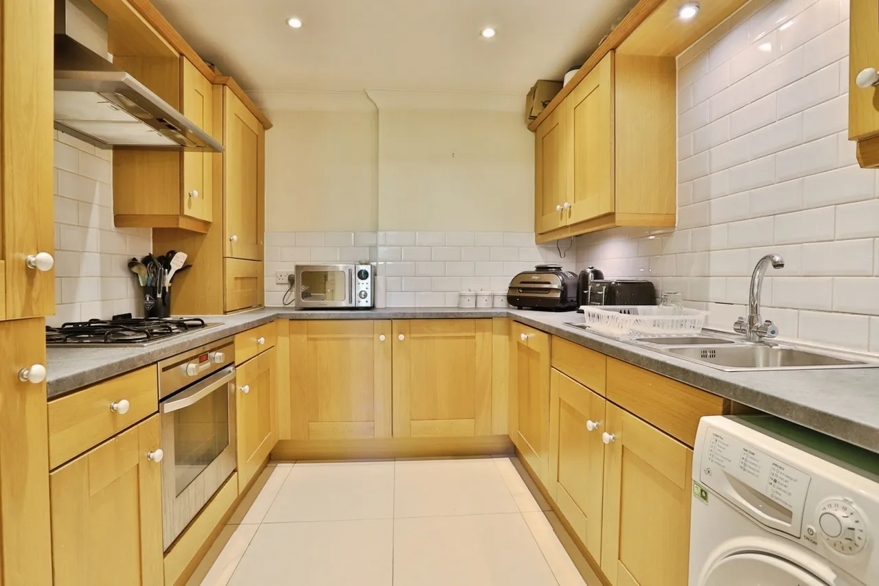 West Moors Road, Ferndown, BH22, photo 5