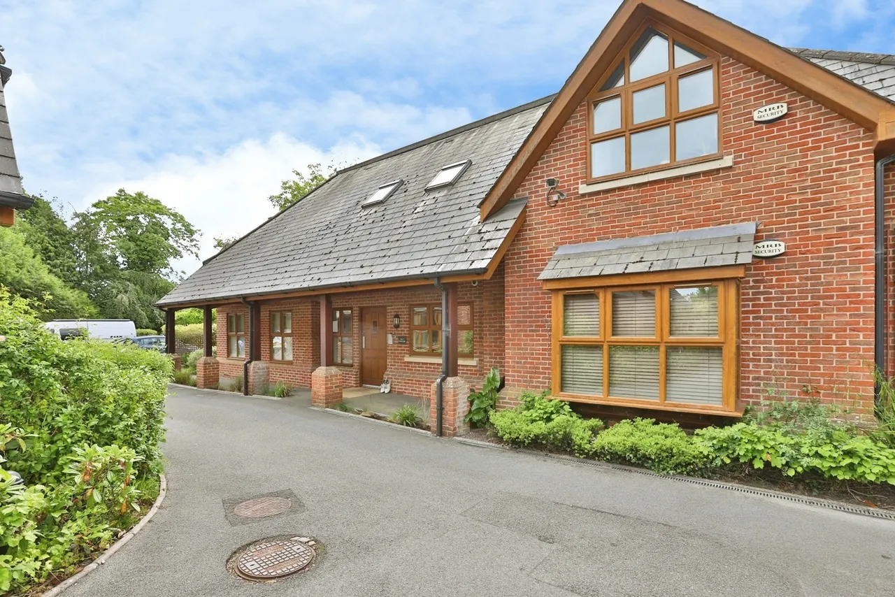 West Moors Road, Ferndown, BH22, photo 18