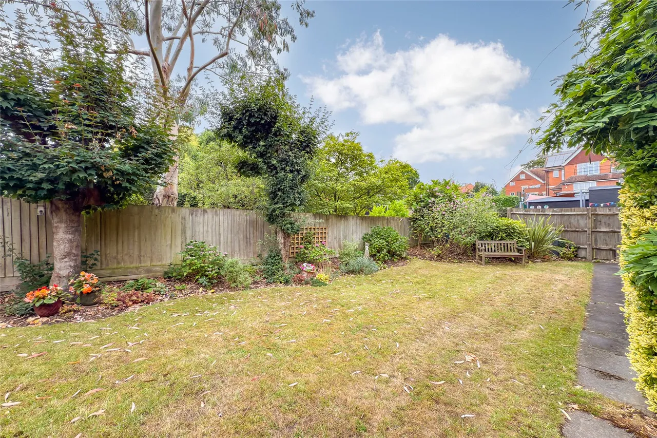 Douglas Road, Harpenden, Hertfordshire, AL5 2ES, photo 12