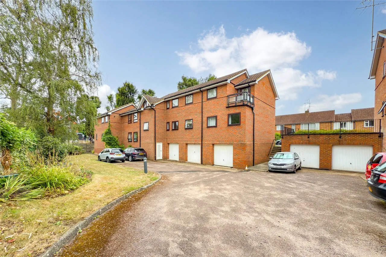 Douglas Road, Harpenden, Hertfordshire, AL5 2ES, photo 11