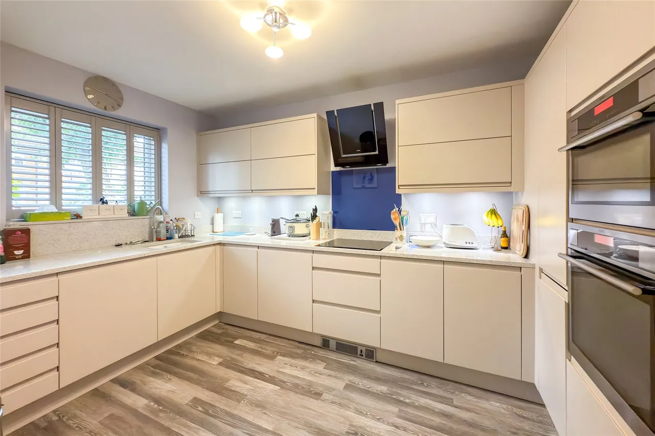 Douglas Road, Harpenden, Hertfordshire, AL5 2ES, photo 2