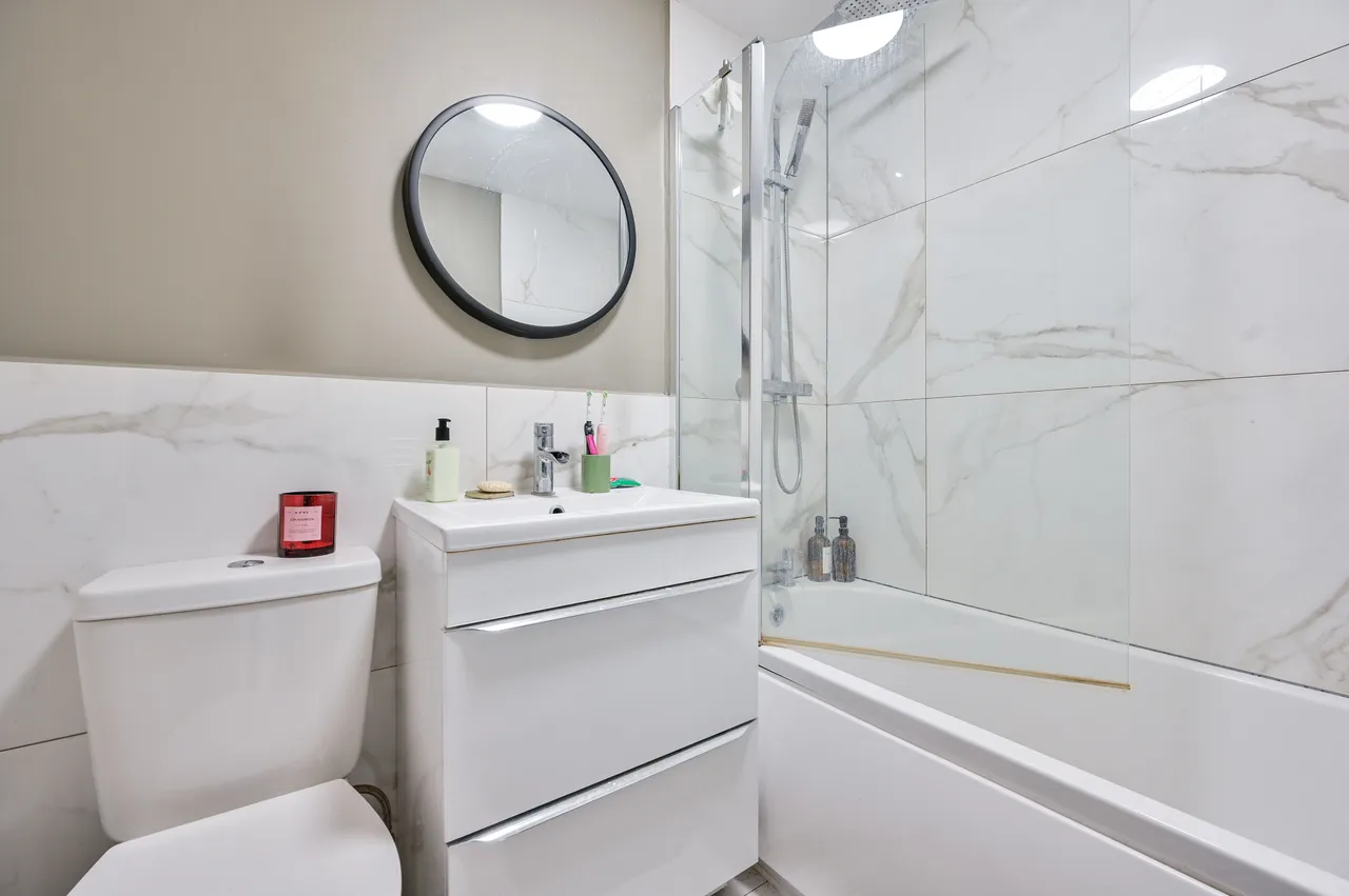 7 Sackville Court, 119 Kennington Park Road, London, photo 8