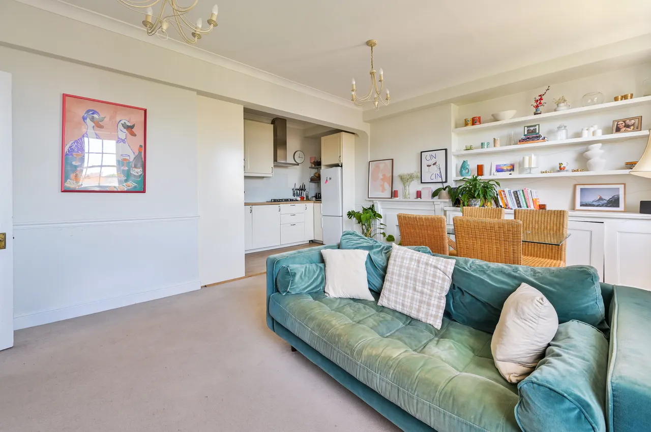 7 Sackville Court, 119 Kennington Park Road, London, photo 4