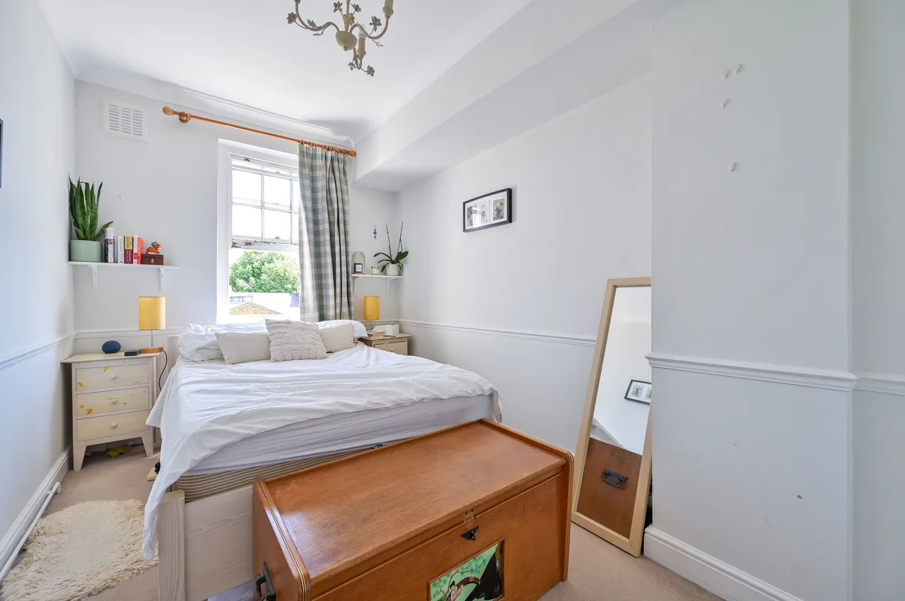 7 Sackville Court, 119 Kennington Park Road, London, photo 6