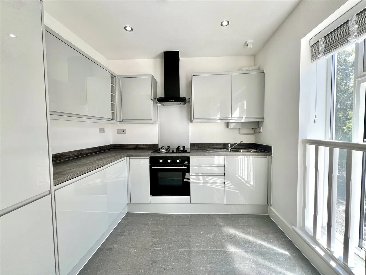 Millbrook, Guildford, GU1, photo 2