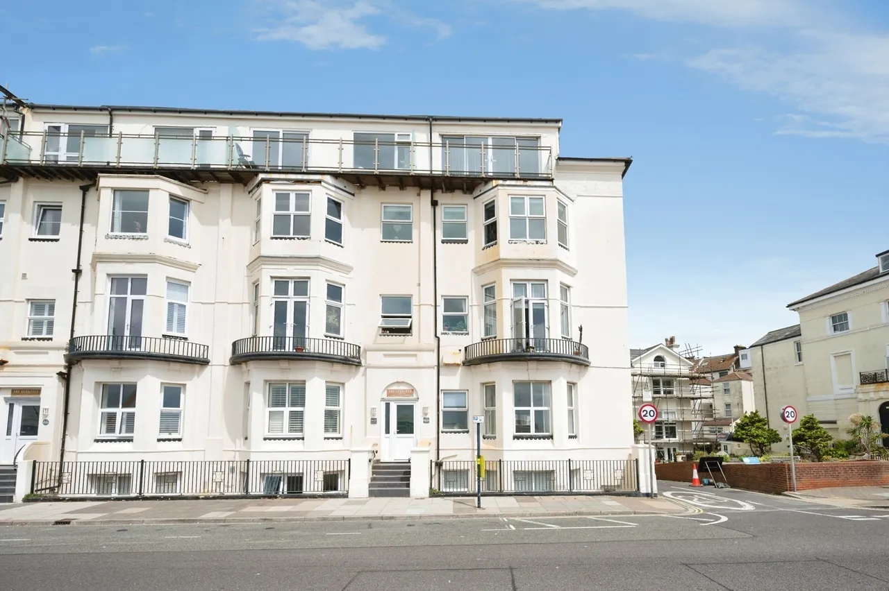 1 bed flat for sale, South Parade, Southsea, PO4