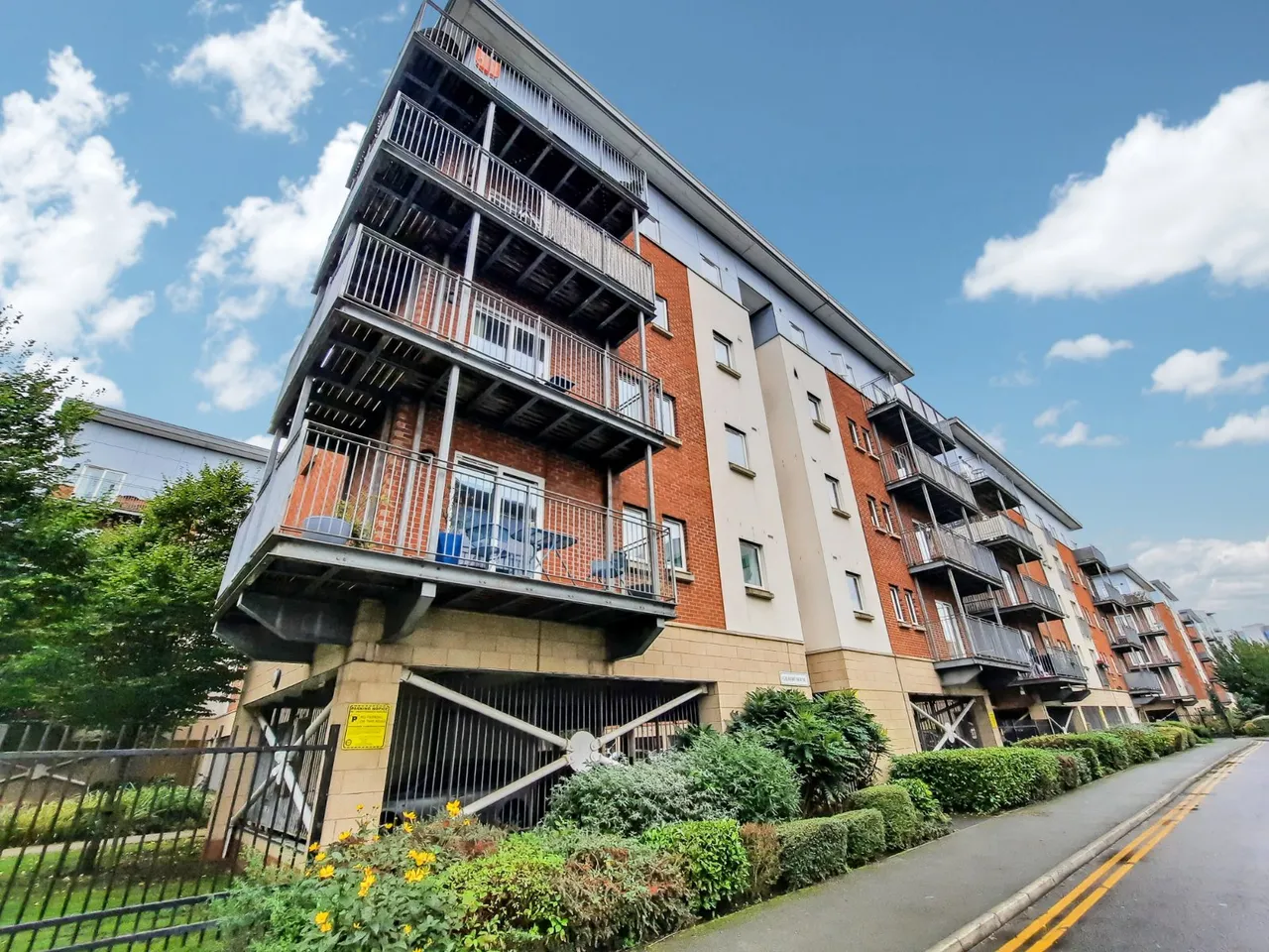 Elmira Way, Salford, M5, photo 14