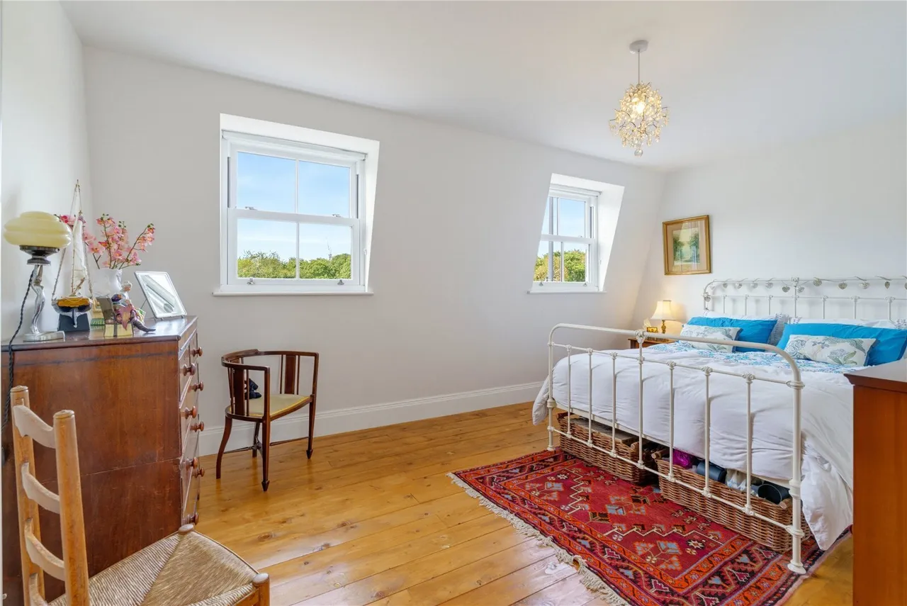 Latchmere Road, London, SW11, photo 5