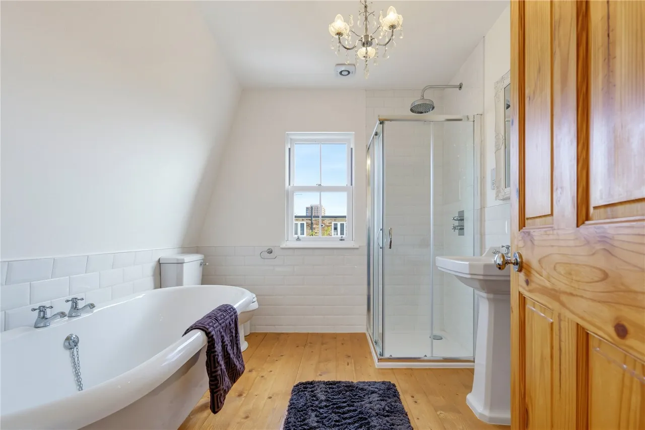 Latchmere Road, London, SW11, photo 13