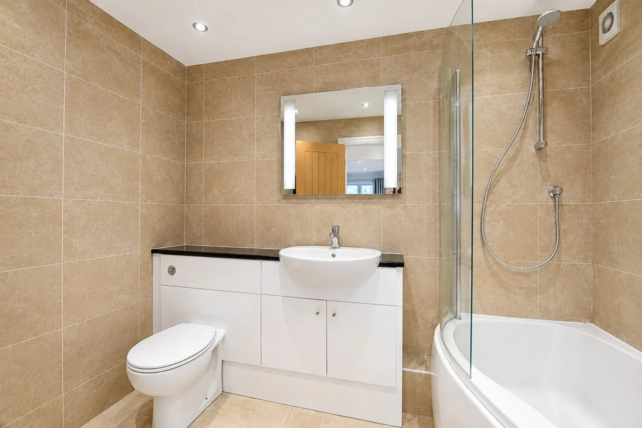 Heyes Lane, Cheshire, photo 9