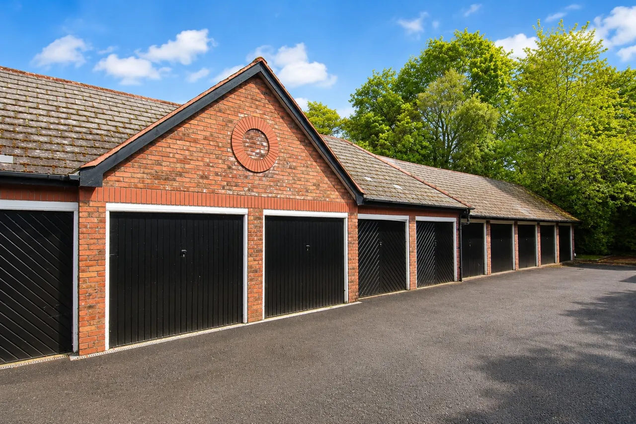 Heyes Lane, Cheshire, photo 2