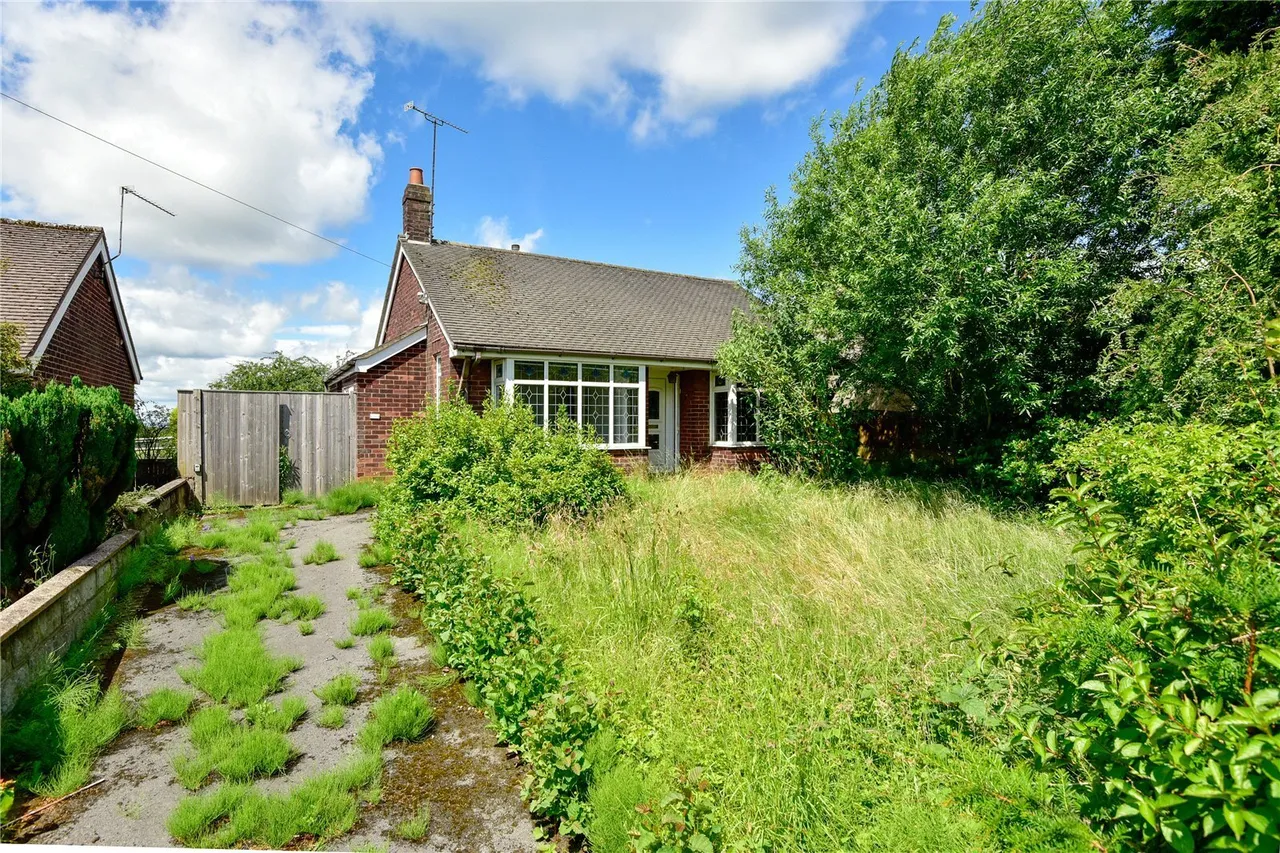 2 bed house for sale — Congleton Road North, Scholar Green, Stoke-on-Trent, Cheshire, ST7