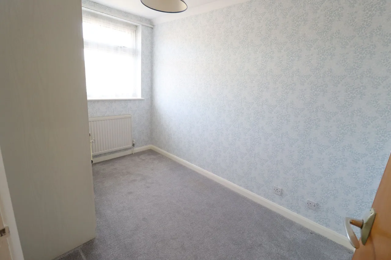 The Paddocks, Rayleigh, Essex, SS6 8NE, photo 12