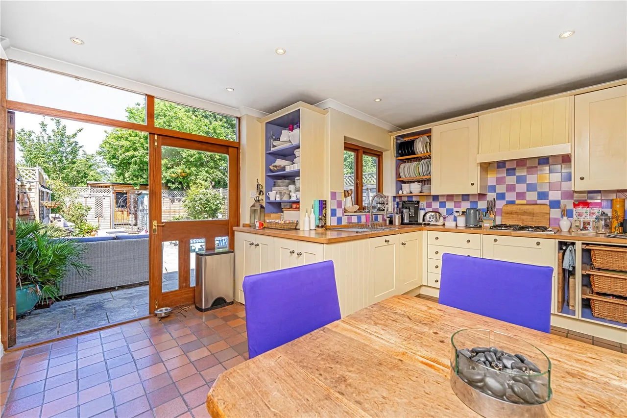 Gloucester Road, Hampton, Middlesex, TW12 2UW, photo 9