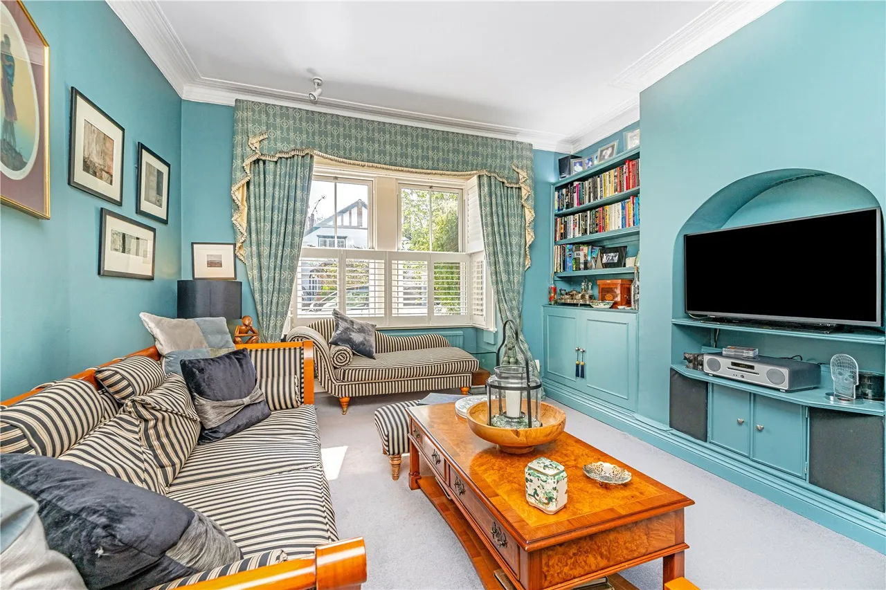 Gloucester Road, Hampton, Middlesex, TW12 2UW, photo 3