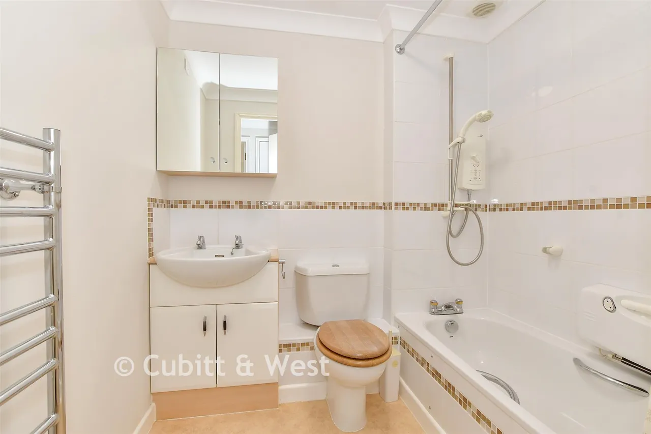 Henty Gardens, Chichester, PO19, photo 8