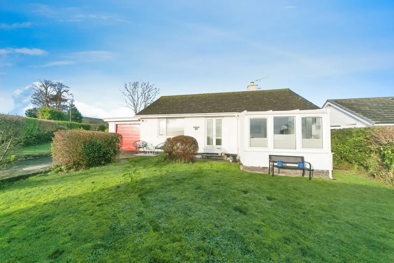Breeze Hill, Tyn-Y-Gongl, LL74, photo 2