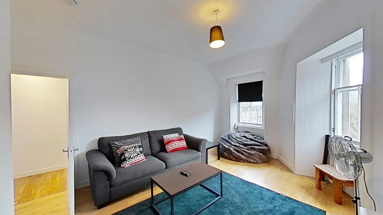 2 bed flat to rent, West Port, Edinburgh, EH1