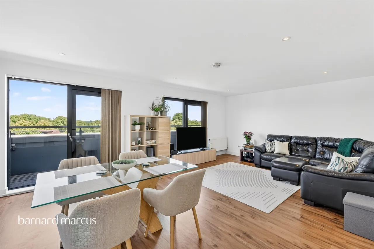 2 bed flat for sale — Ewell Road, Surbiton