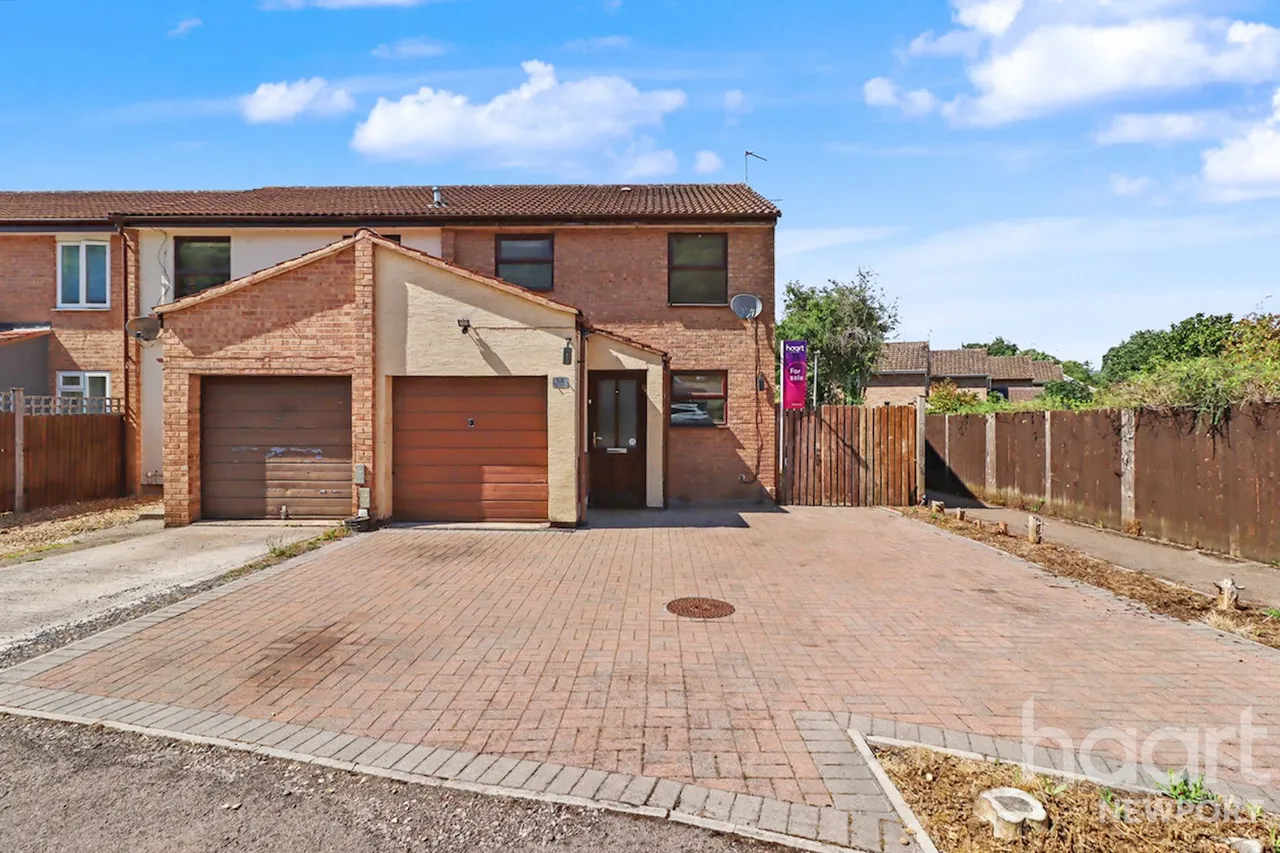 3 bed house for sale, Mary de Bohun Close, Monmouth, NP25
