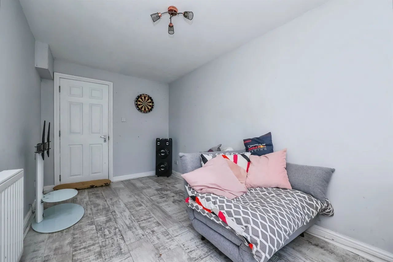 Sparrow Close, Ilkeston, DE7, photo 12