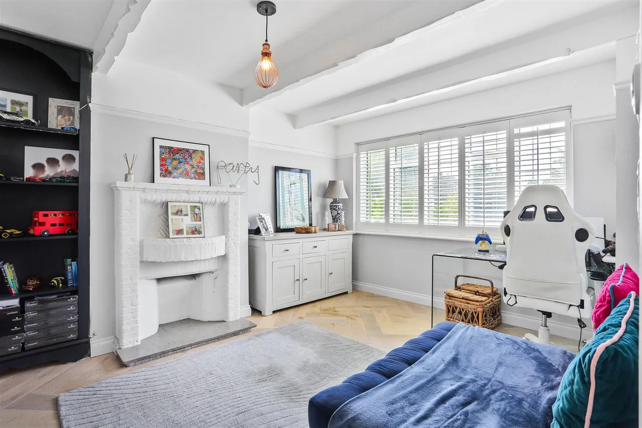Nonsuch Walk, South Cheam, Cheam, Surrey, SM2 7NG, photo 9