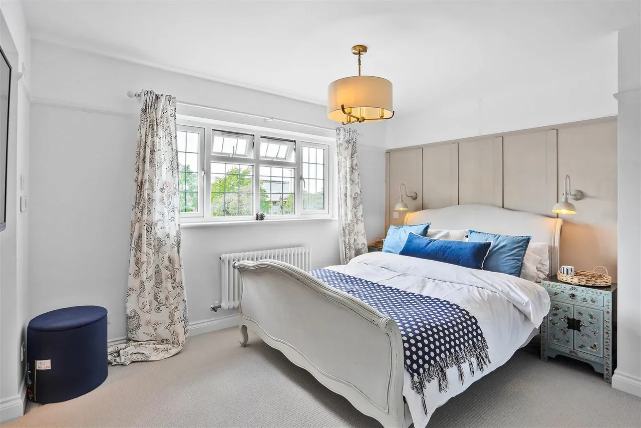Nonsuch Walk, South Cheam, Cheam, Surrey, SM2 7NG, photo 4