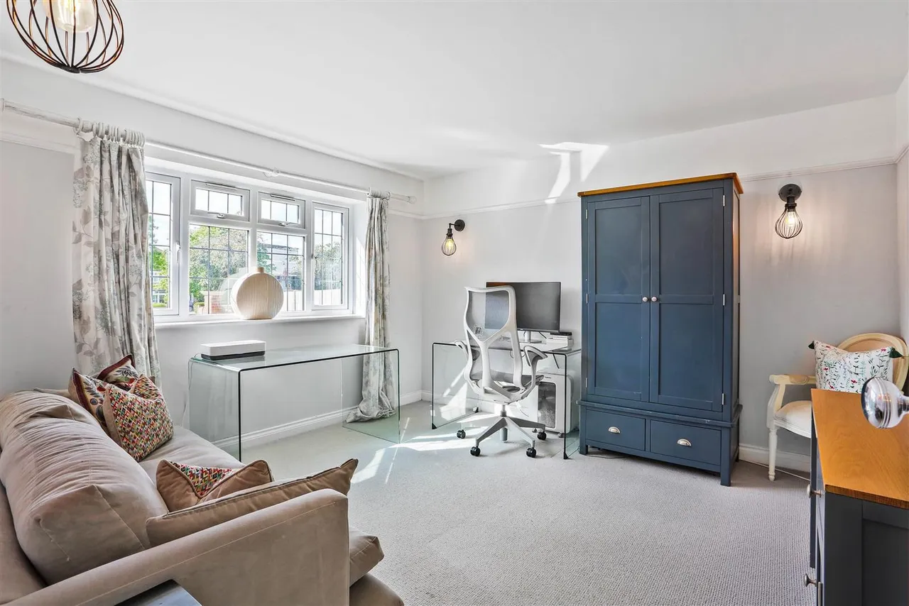 Nonsuch Walk, South Cheam, Cheam, Surrey, SM2 7NG, photo 7