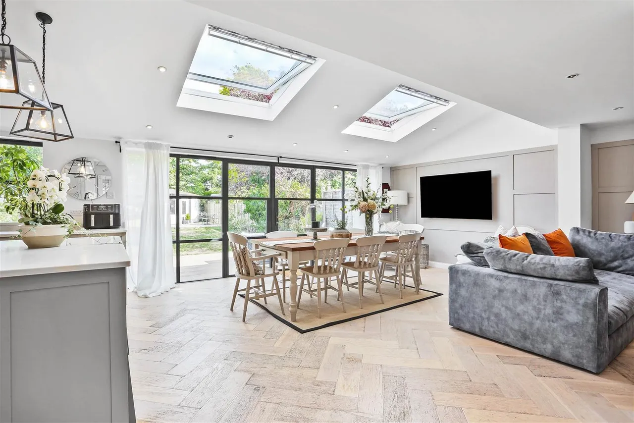 Nonsuch Walk, South Cheam, Cheam, Surrey, SM2 7NG, photo 11