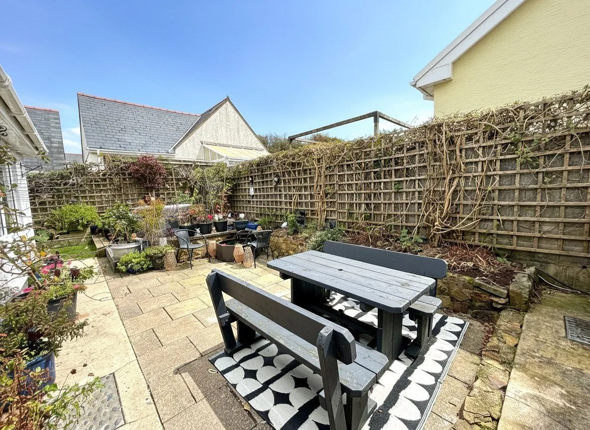 St. Catherines Close, Princes Gate, SA67, photo 3