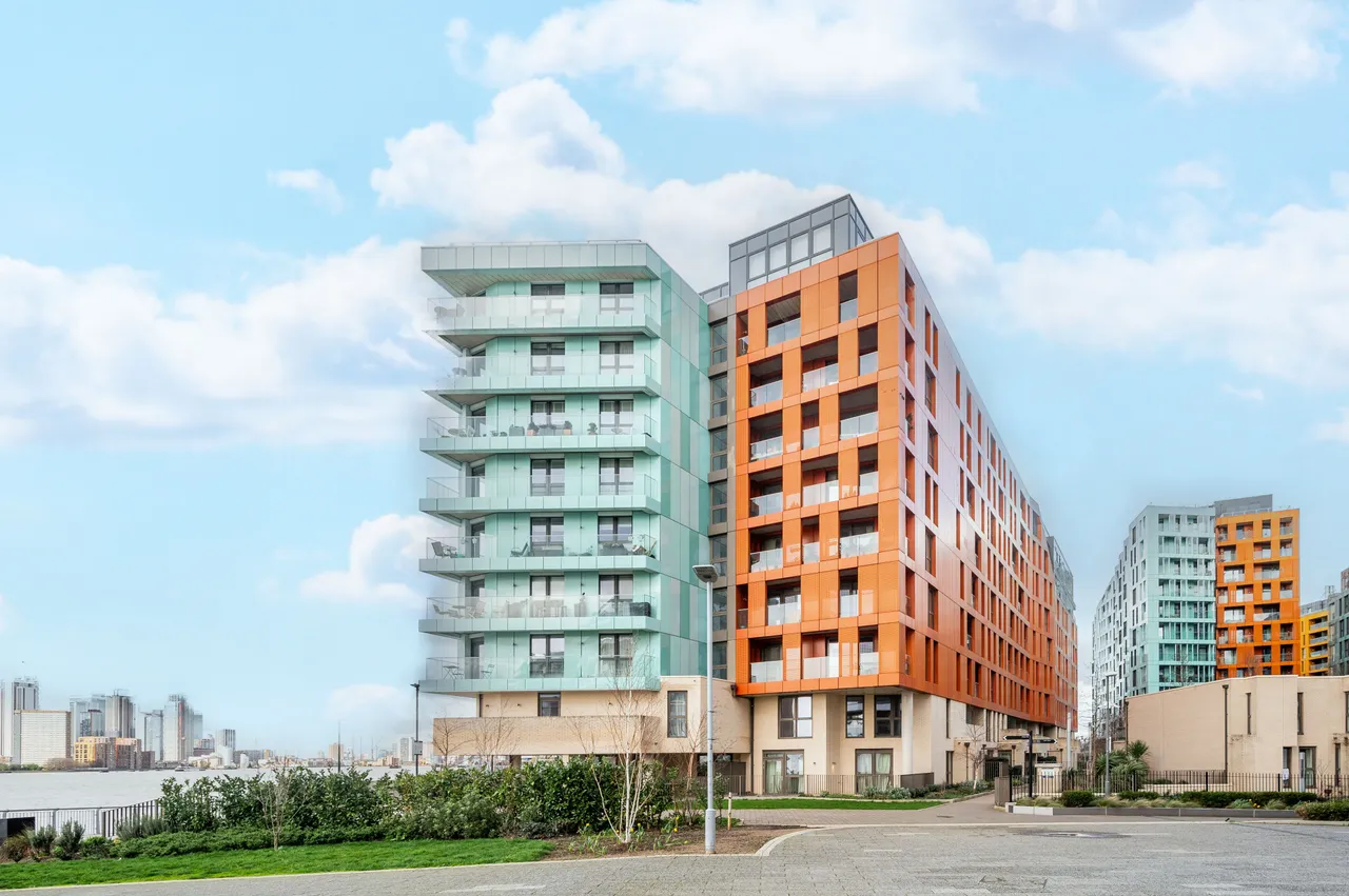 flat for sale — Apartment 4, Lariat Apartments, 36 Cable Walk, London