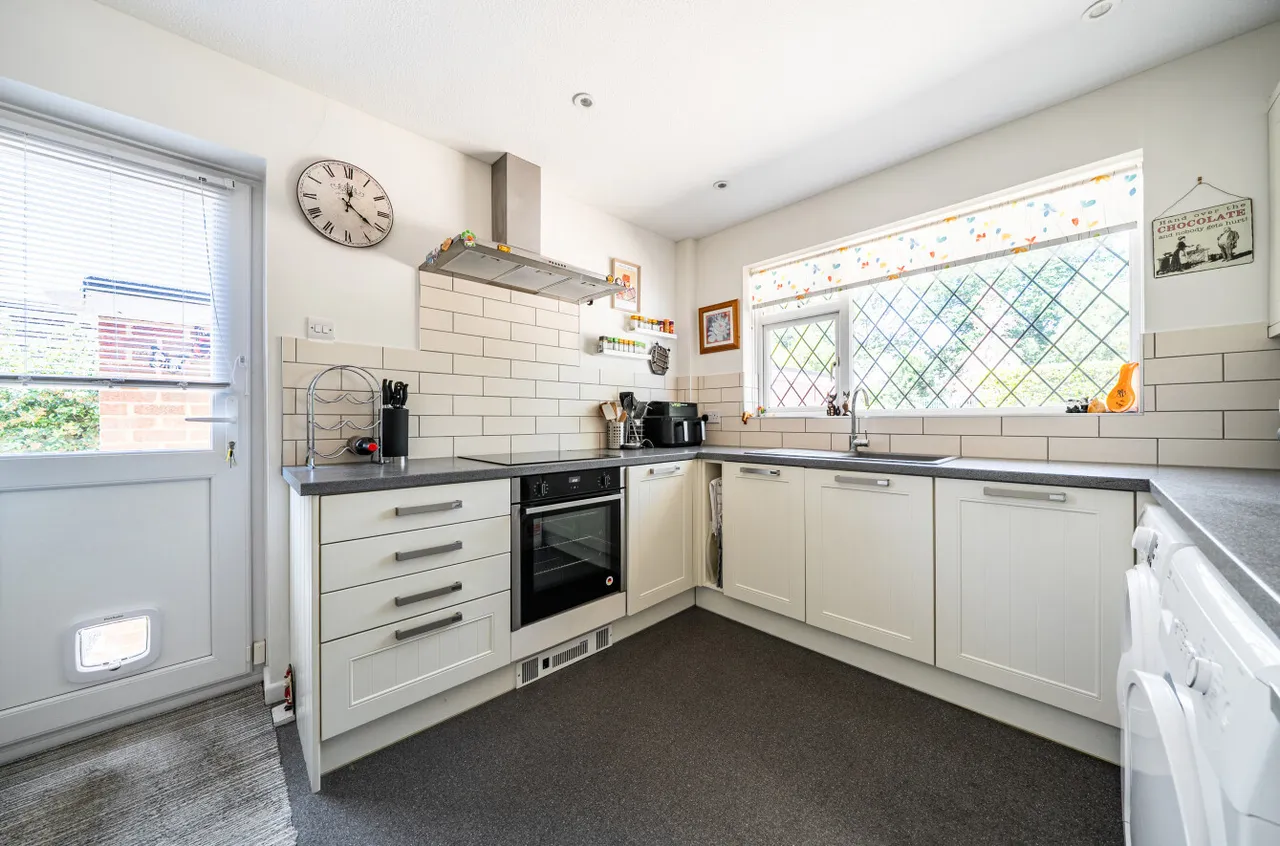 Longwater Lane, Finchampstead, Wokingham, Berkshire, RG40 4NX, photo 12