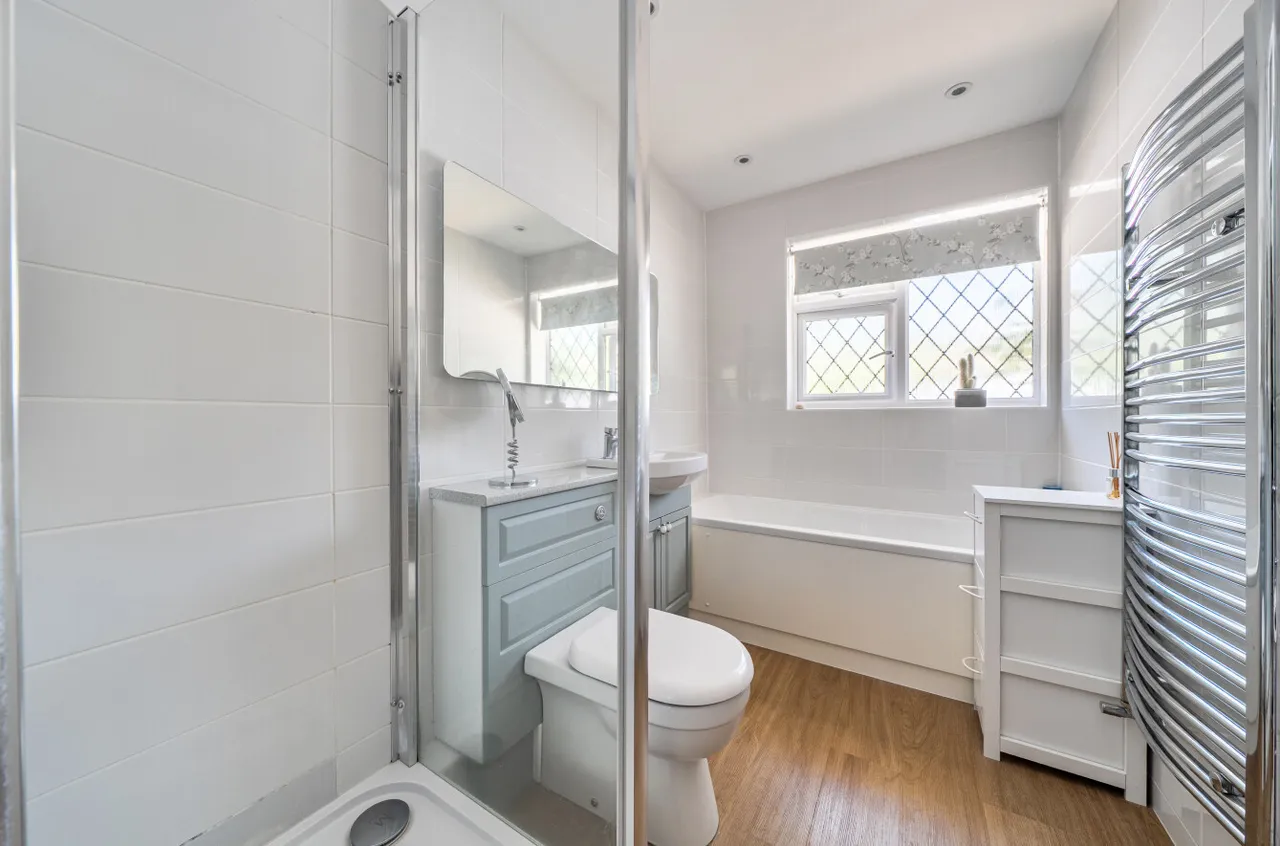 Longwater Lane, Finchampstead, Wokingham, Berkshire, RG40 4NX, photo 18