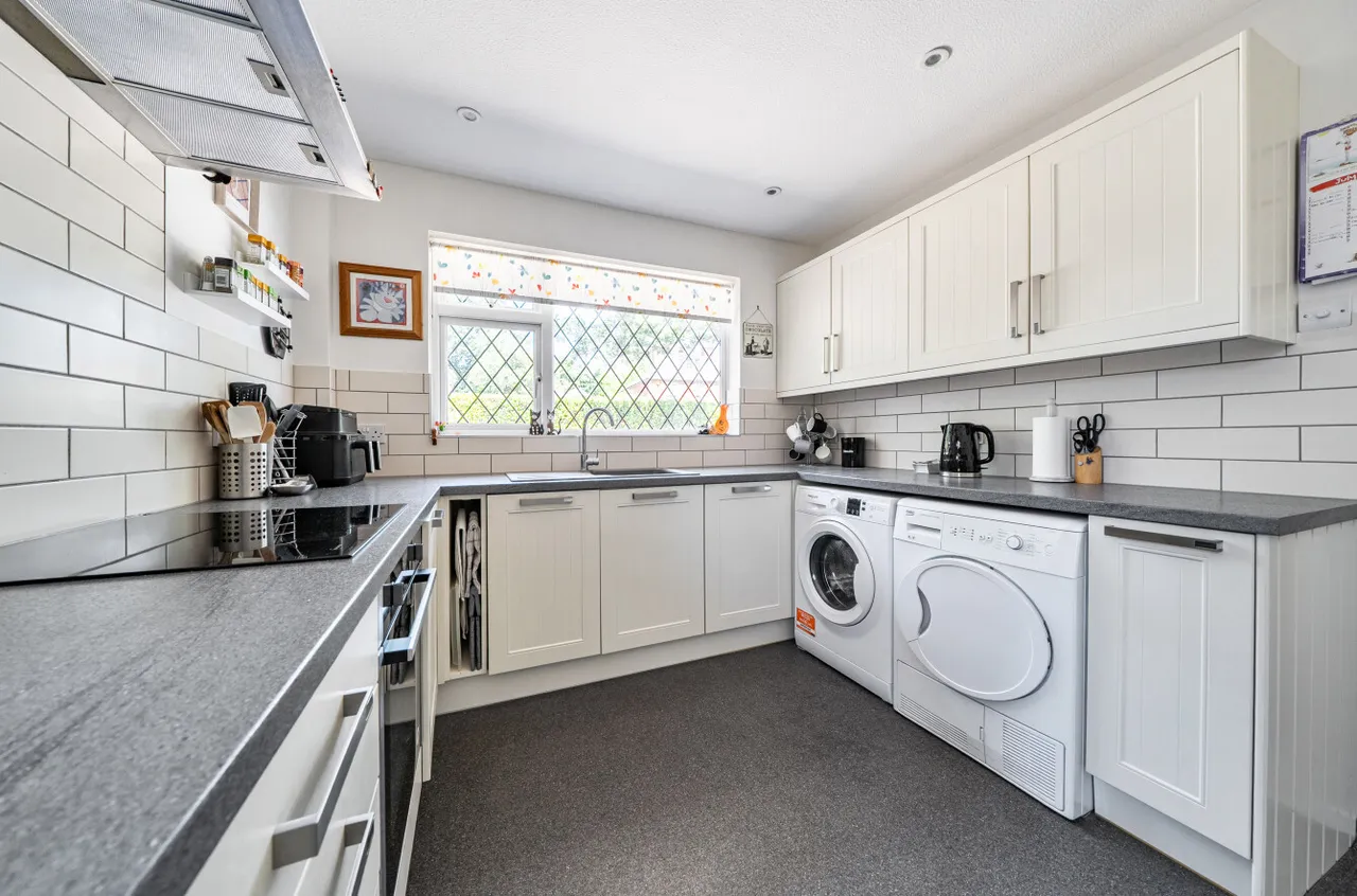 Longwater Lane, Finchampstead, Wokingham, Berkshire, RG40 4NX, photo 11