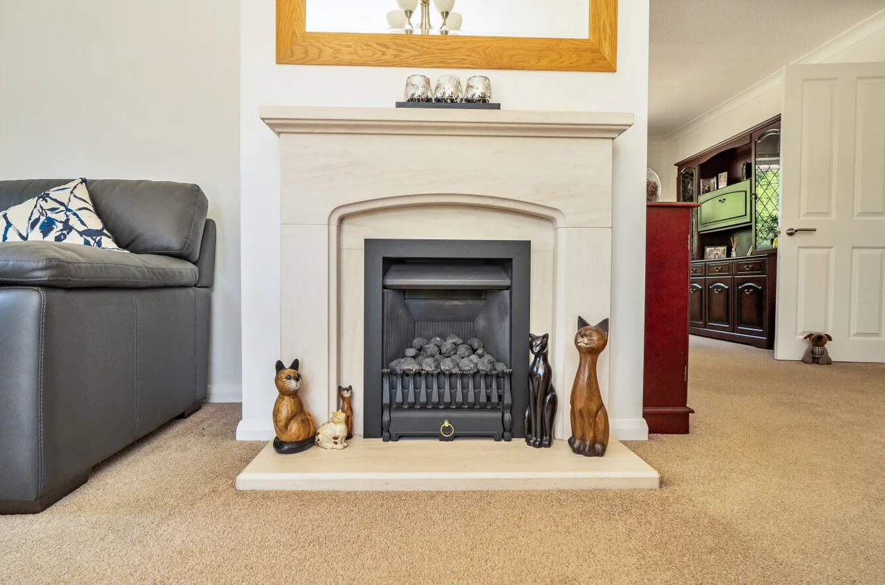 Longwater Lane, Finchampstead, Wokingham, Berkshire, RG40 4NX, photo 8