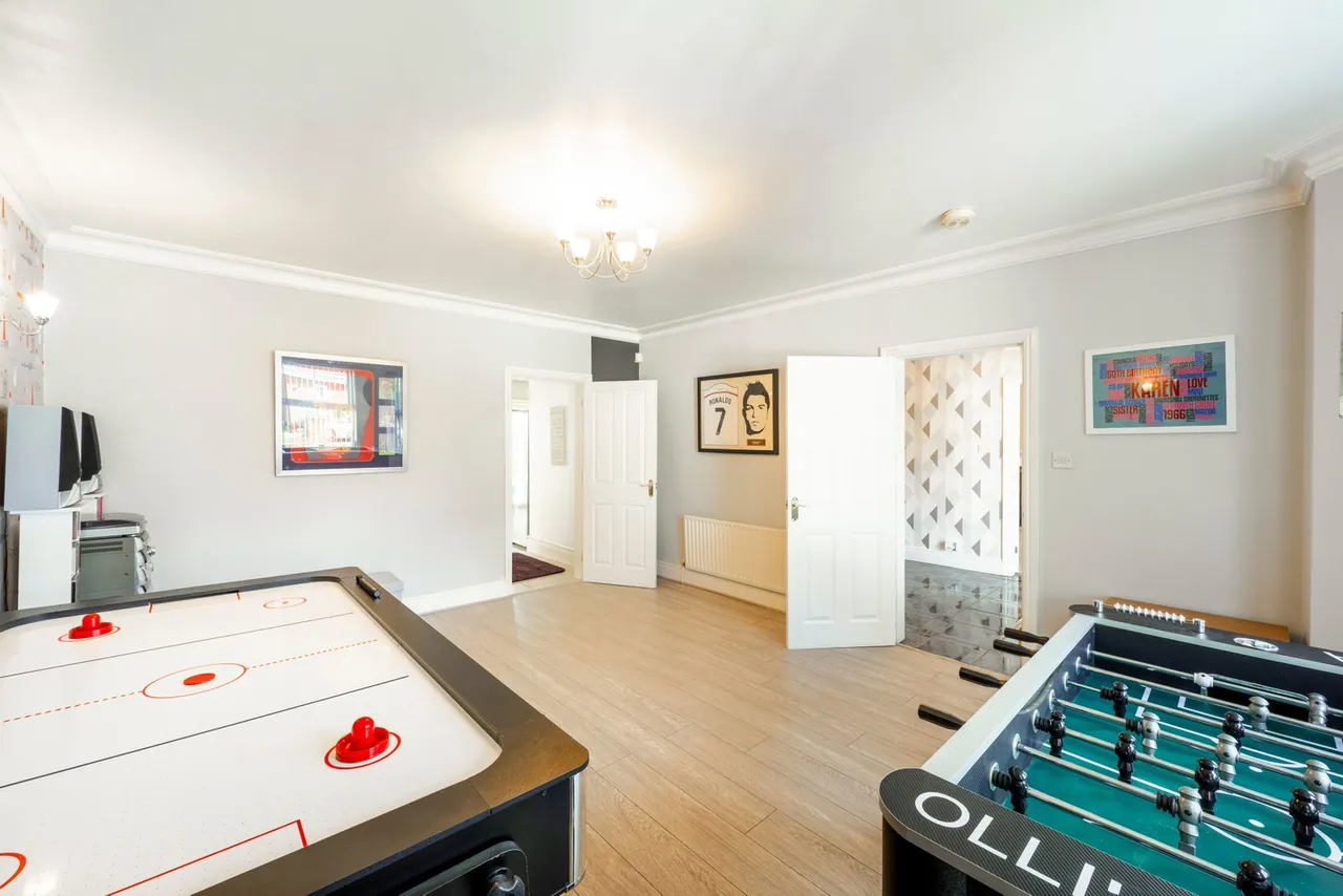 Wallace Court, Cheslyn Hay, WS6, photo 17