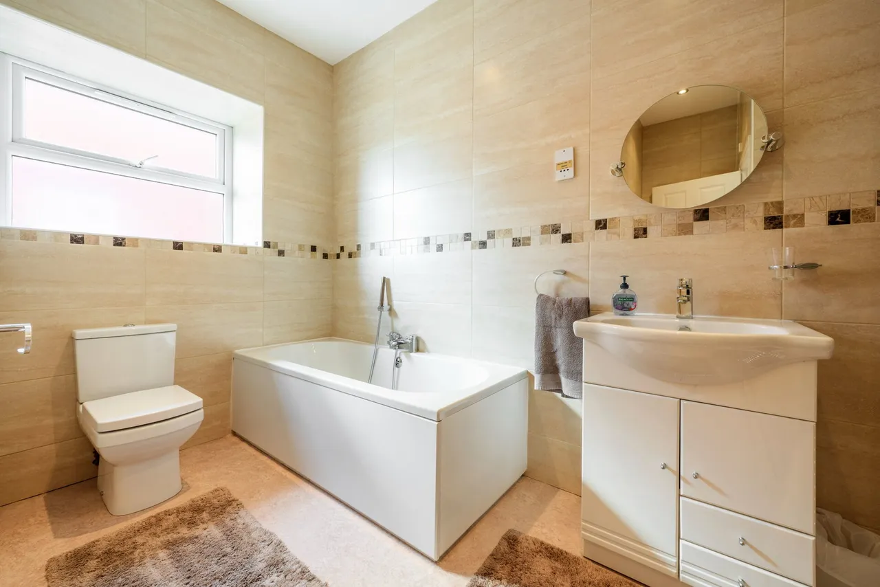 Wallace Court, Cheslyn Hay, WS6, photo 54