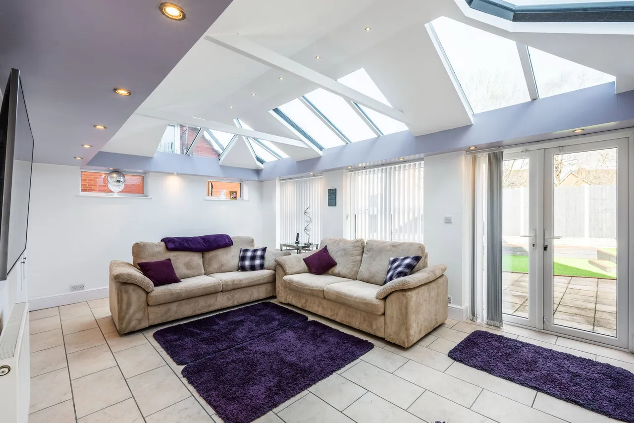 Wallace Court, Cheslyn Hay, WS6, photo 7