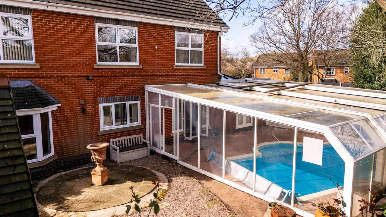 Wallace Court, Cheslyn Hay, WS6, photo 32